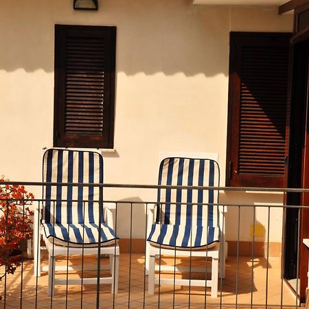 Villa Laura Sea View Apartments Santa Maria di Castellabate Rum bild