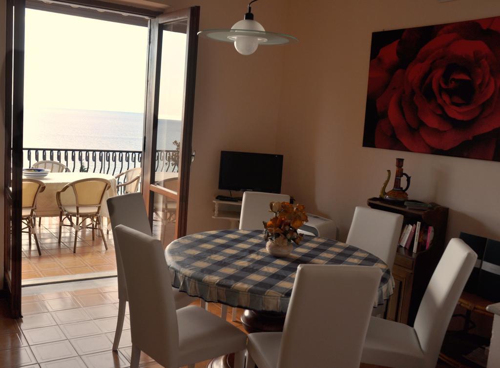 Villa Laura Sea View Apartments Santa Maria di Castellabate Exteriör bild