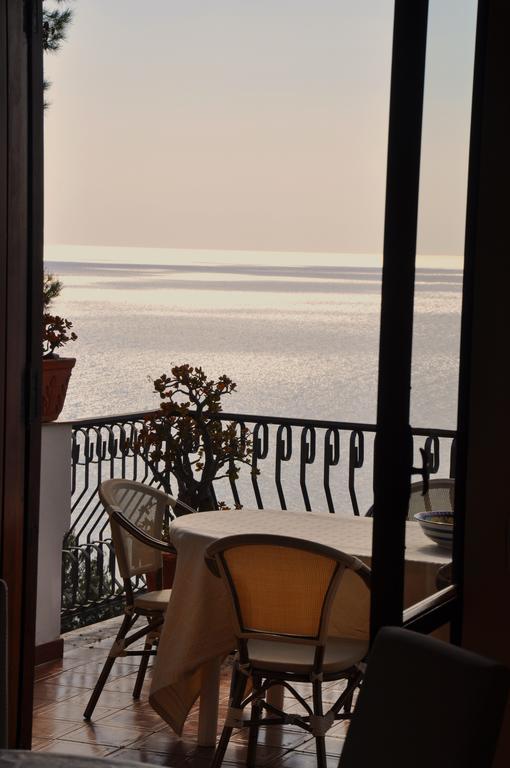 Villa Laura Sea View Apartments Santa Maria di Castellabate Exteriör bild