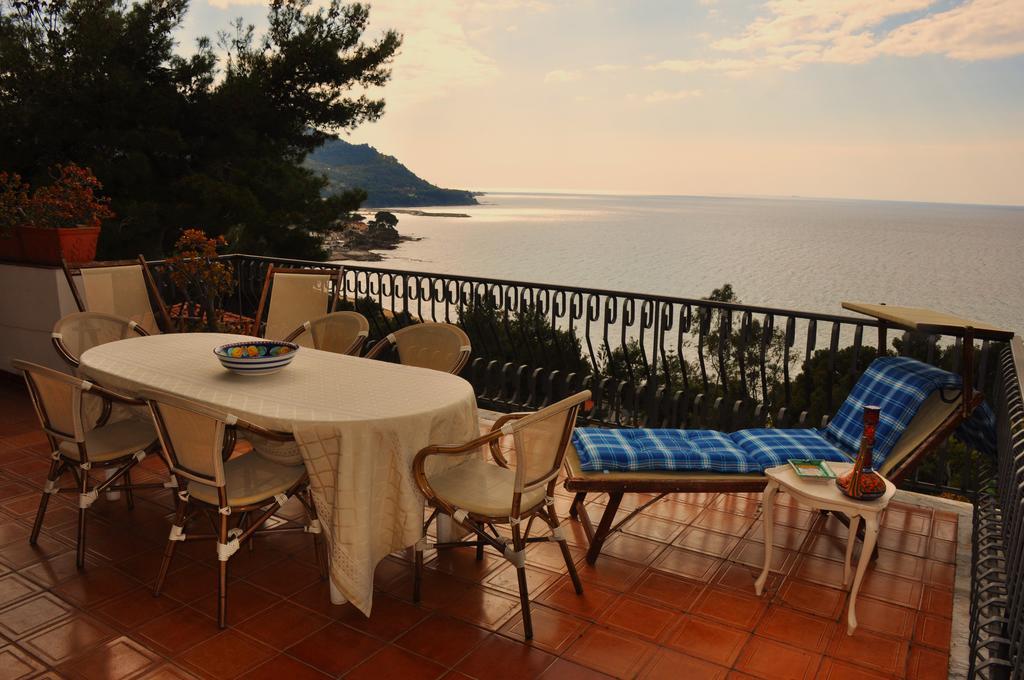 Villa Laura Sea View Apartments Santa Maria di Castellabate Exteriör bild