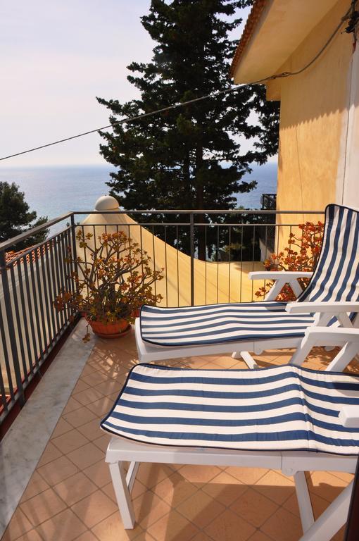 Villa Laura Sea View Apartments Santa Maria di Castellabate Exteriör bild