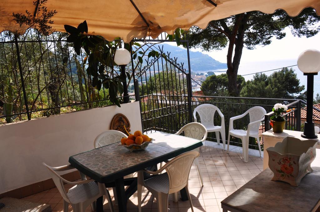 Villa Laura Sea View Apartments Santa Maria di Castellabate Exteriör bild